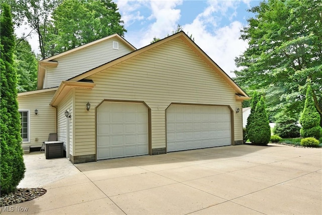 2878 Beaver Trl, Cortland, OH 44410 - view of home's exterior featuring a garage
