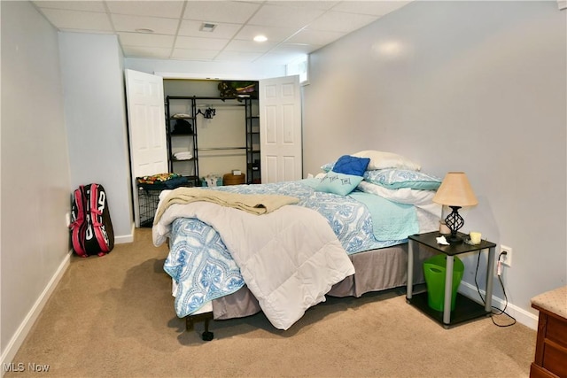 2878 Beaver Trl, Cortland, OH 44410 - bedroom featuring carpet floors, a drop ceiling, and a closet