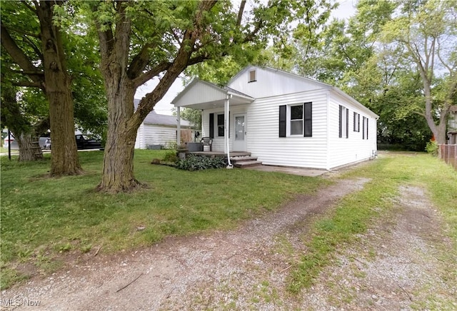 5458 Ridgewood, Lorain, OH 44055 - view of front of property featuring a front yard