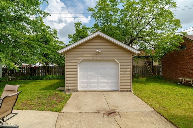 3975 Eastway Rd, South Euclid, OH 44118 - detached garage with driveway
