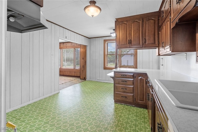 11861 Moffitt St SW, Massillon, OH 44647 - kitchen featuring light countertops and light flooring