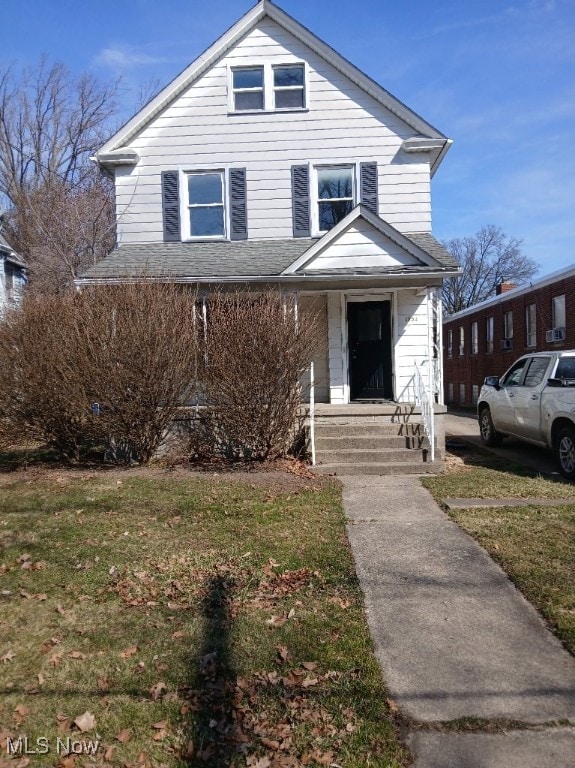 1954 Everett Ave, Youngstown, OH 44514 - traditional style home with a front yard