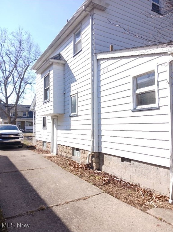 1954 Everett Ave, Youngstown, OH 44514 - view of side of property featuring crawl space