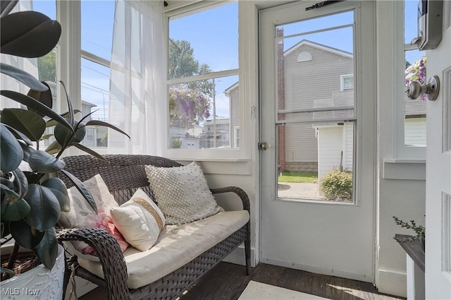 583 E 7th St, Salem, OH 44460 - sunroom / solarium with plenty of natural light