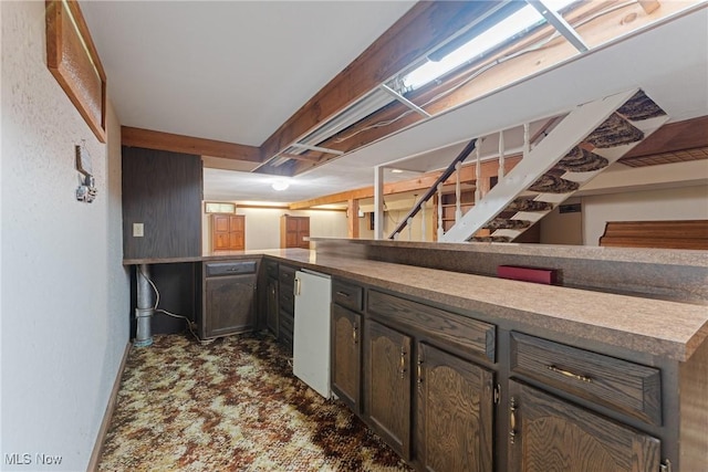 5352 Hills And Dales Rd NW, Canton, OH 44708 - kitchen with baseboards