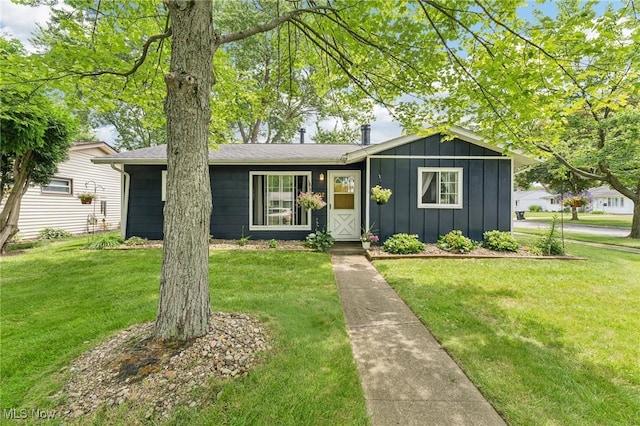 402 Hazel Dr, Berea, OH 44017 - photo 1