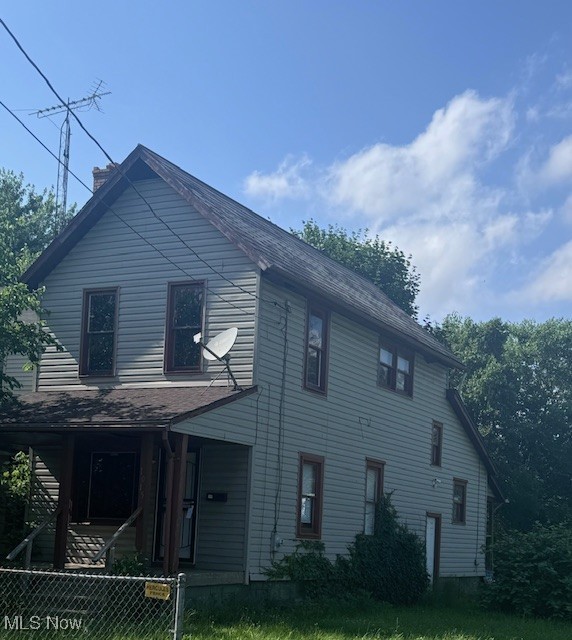 1015 4th St NW, Canton, OH 44703 - view of front of house with covered porch