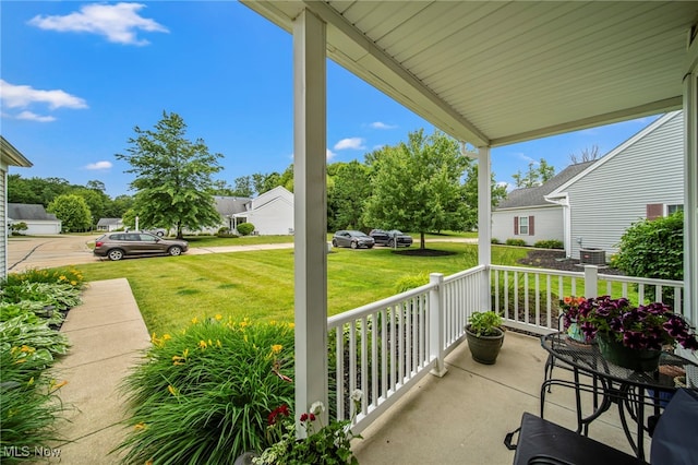10707 Crossings Dr, Aurora, OH 44202 - photo 4