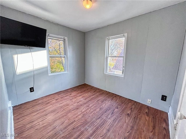 421 E Thornton St, Akron, OH 44311 - empty room with wood finished floors