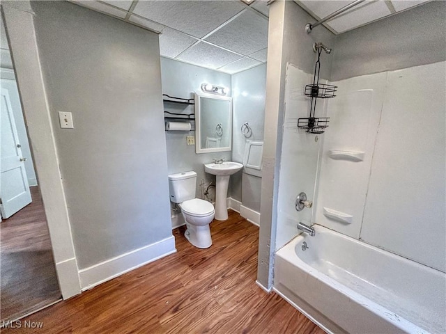421 E Thornton St, Akron, OH 44311 - bathroom with shower / bath combination, wood finished floors, and a drop ceiling
