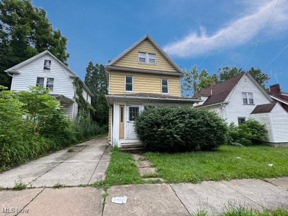 421 E Thornton St, Akron, OH 44311 - view of front facade featuring entry steps