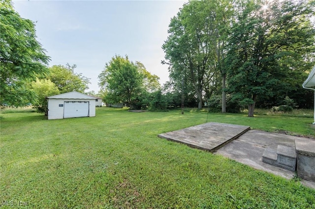 1730 W 20th St, Lorain, OH 44052 - view of green lawn with an outbuilding