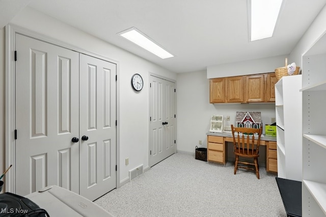 1497 Hunting Hollow Dr, Hudson, OH 44236 - home office with built in study area and light colored carpet