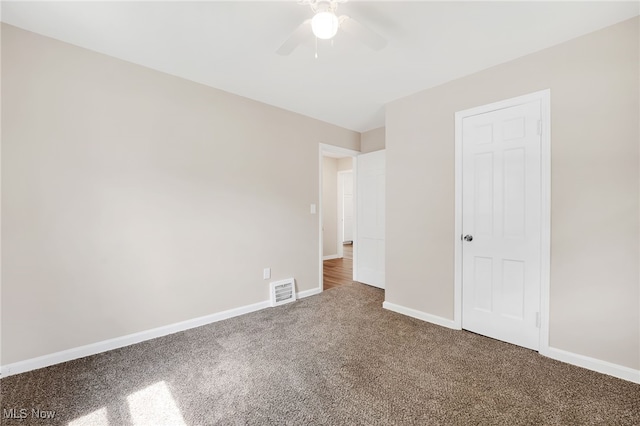 452 E 329th St, Willowick, OH 44095 - unfurnished bedroom featuring carpet flooring and a ceiling fan