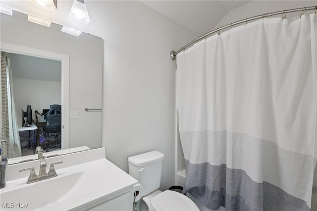 8488 Raya Ln, Streetsboro, OH 44241 - bathroom with vanity, shower / tub combo with curtain, and vaulted ceiling