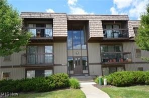 9640 Cove Dr Unit A27, North Royalton, OH 44133 - photo 1