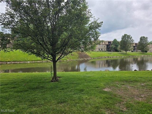 9640 Cove Dr Unit A27, North Royalton, OH 44133 - photo 2
