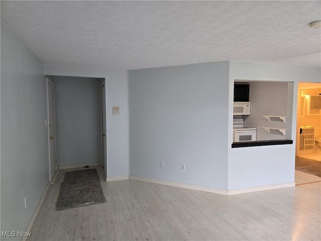 9640 Cove Dr Unit A27, North Royalton, OH 44133 - photo 3