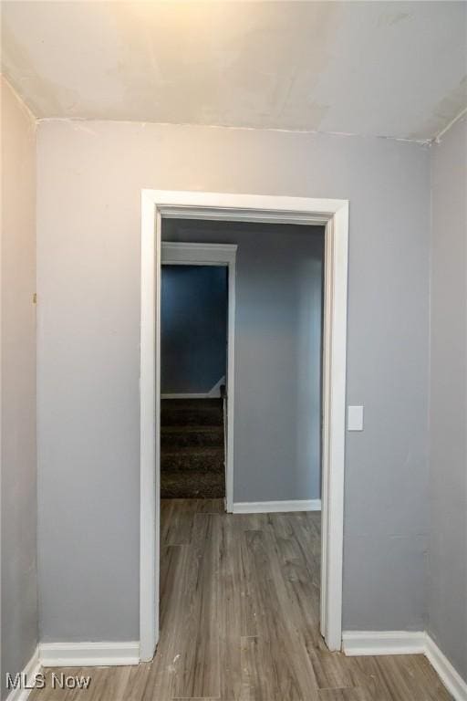 3888 W 37th St, Cleveland, OH 44109 - hallway with wood finished floors