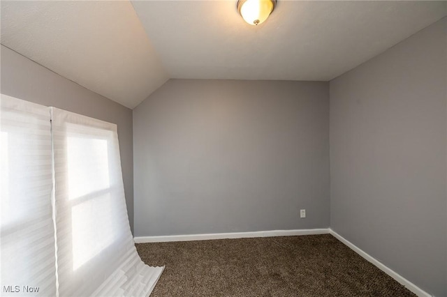 3888 W 37th St, Cleveland, OH 44109 - empty room with carpet and lofted ceiling