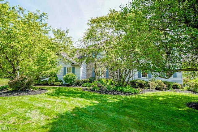 6202 Rockside Cir NW, Canton, OH 44718 - view of front of house featuring a front lawn