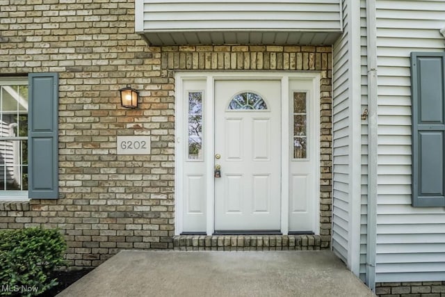 6202 Rockside Cir NW, Canton, OH 44718 - property entrance