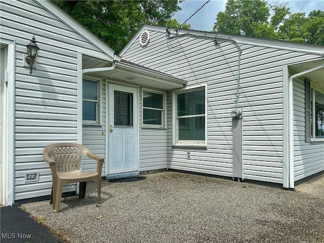 2178 Hewitt Gifford Rd SW, Warren, OH 44481 - view of exterior entry