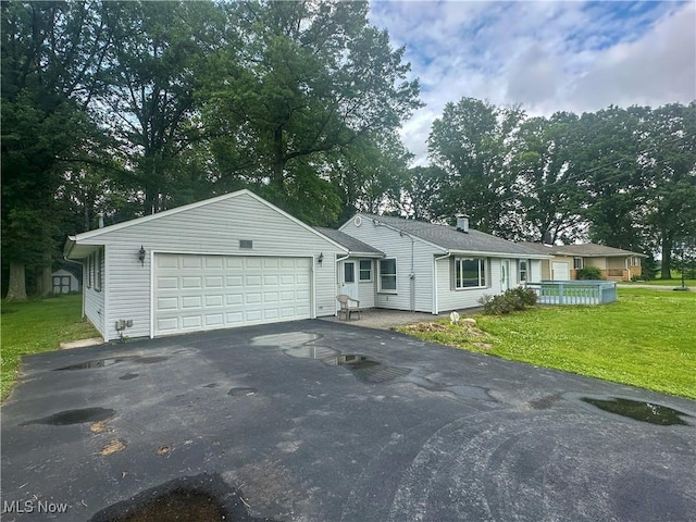 2178 Hewitt Gifford Rd SW, Warren, OH 44481 - single story home featuring driveway, a front lawn, and an attached garage