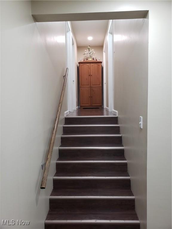 6630 Sheila Cir, Roseville, OH 43777 - photo 16