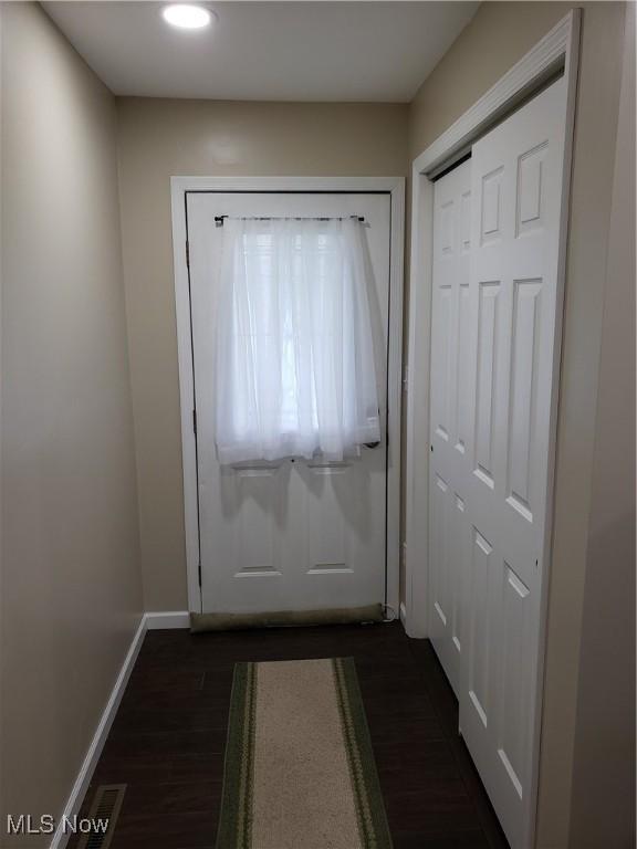 6630 Sheila Cir, Roseville, OH 43777 - photo 11