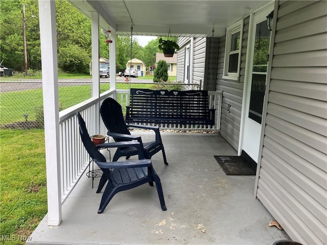 723 High Ave, Niles, OH 44446 - porch with a yard