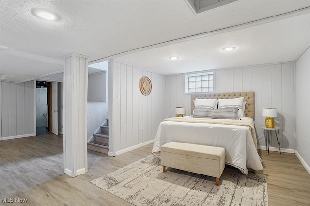 3382 Ormond Rd, Cleveland Heights, OH 44118 - bedroom featuring light wood-type flooring