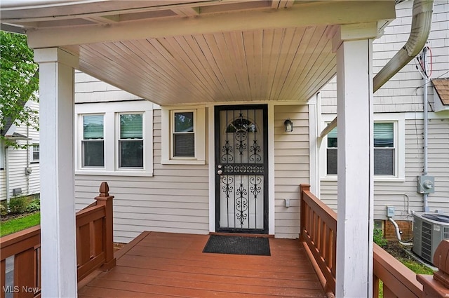 3382 Ormond Rd, Cleveland Heights, OH 44118 - doorway to property with covered porch