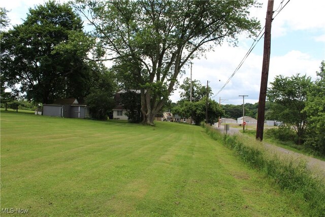 7855 Cindell St SE, East Canton, OH 44730 - photo 9