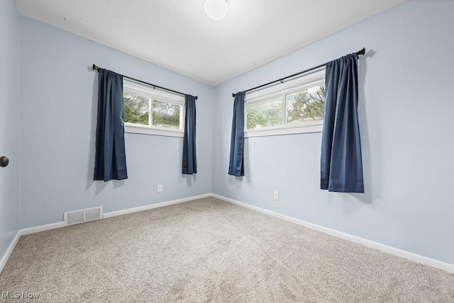2515 Saratoga Ave SW, Canton, OH 44706 - empty room with carpet and baseboards