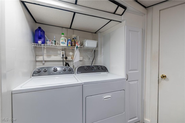 265 Schneiders Crossing Rd NW, Dover, OH 44622 - laundry area featuring independent washer and dryer