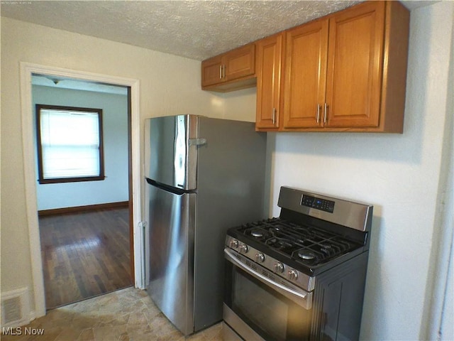 1560 Redwood Ave, Akron, OH 44301 - photo 5
