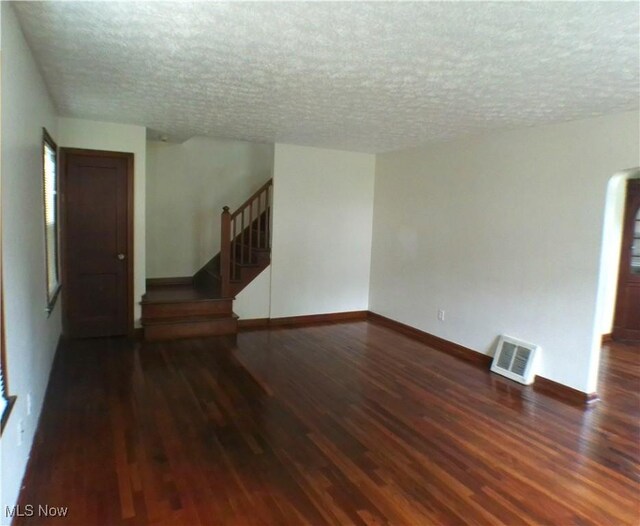 1560 Redwood Ave, Akron, OH 44301 - photo 10