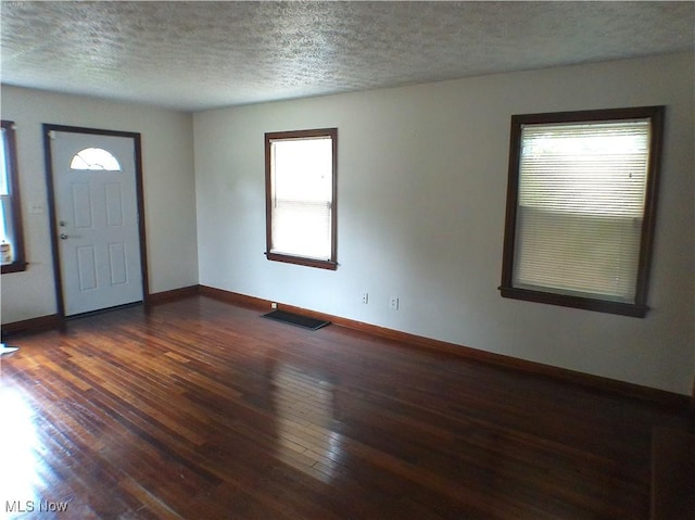 1560 Redwood Ave, Akron, OH 44301 - photo 11