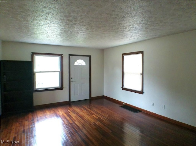 1560 Redwood Ave, Akron, OH 44301 - photo 12