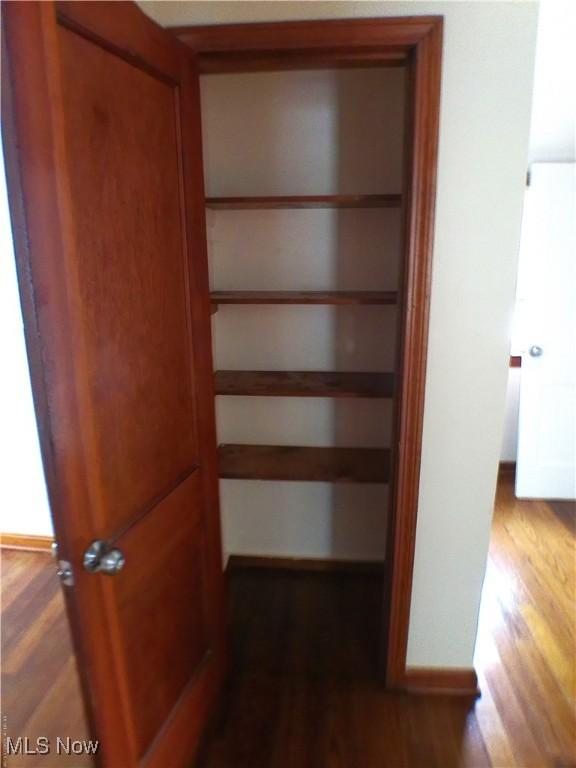 1560 Redwood Ave, Akron, OH 44301 - photo 17