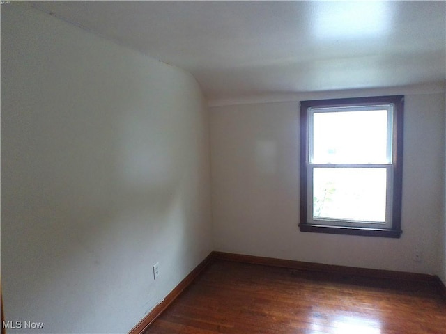 1560 Redwood Ave, Akron, OH 44301 - photo 23