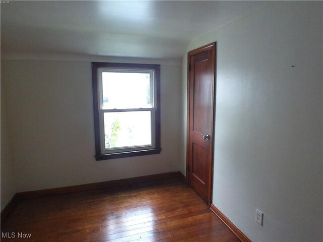 1560 Redwood Ave, Akron, OH 44301 - photo 24