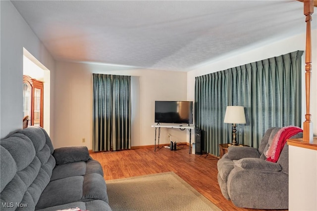 2691 State Route 339, Belpre, OH 45714 - living area featuring wood finished floors and baseboards