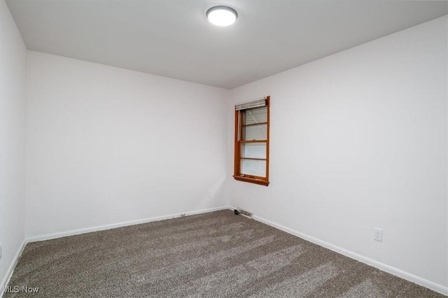 426 E 200th St, Euclid, OH 44119 - unfurnished room featuring dark colored carpet