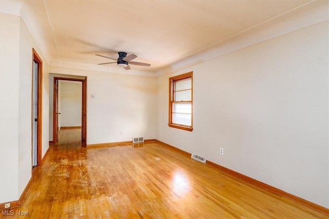 426 E 200th St, Euclid, OH 44119 - unfurnished room featuring light wood-style flooring and ceiling fan