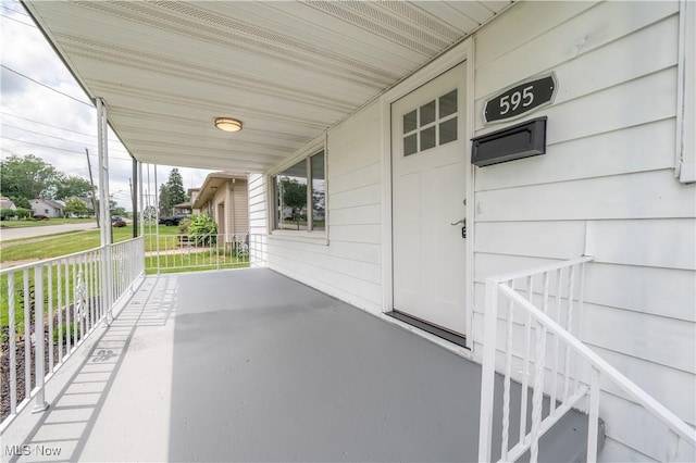595 Elm St, Struthers, OH 44471 - view of porch