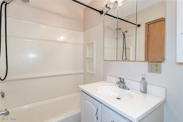 4671 Milford Dr, Perry, OH 44081 - full bath with vanity and shower / bath combination