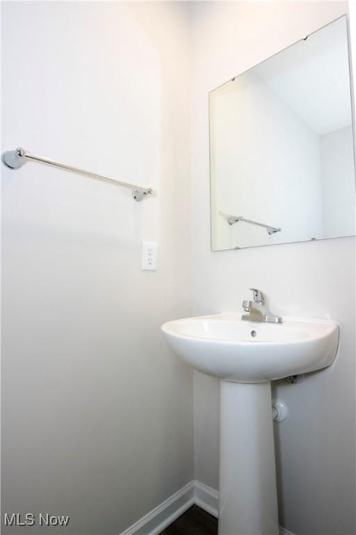 393 Slate Rdg, Barberton, OH 44203 - bathroom featuring a sink