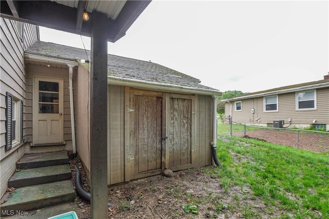 1324 Woodrow St NW, North Canton, OH 44720 - property entrance